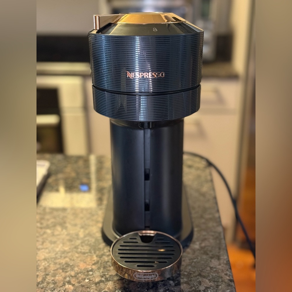 Nespresso Vertuo Next De’Longhi coffee maker